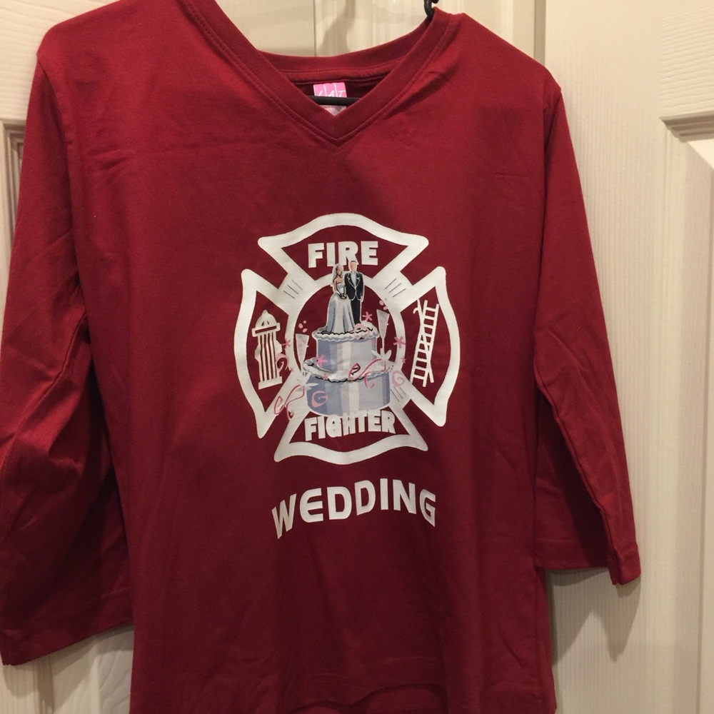 Burgundy  long sleeve T-shirt.